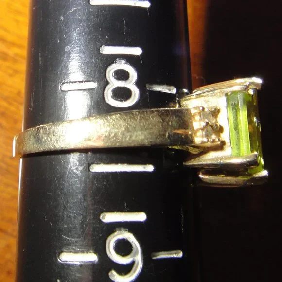 Peridot Ring - Picture 7 of 10